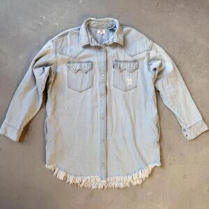 Levi's Western Light Wash Pearl Snap Denim Frayed Hem Shirt Jacket with Pockets
